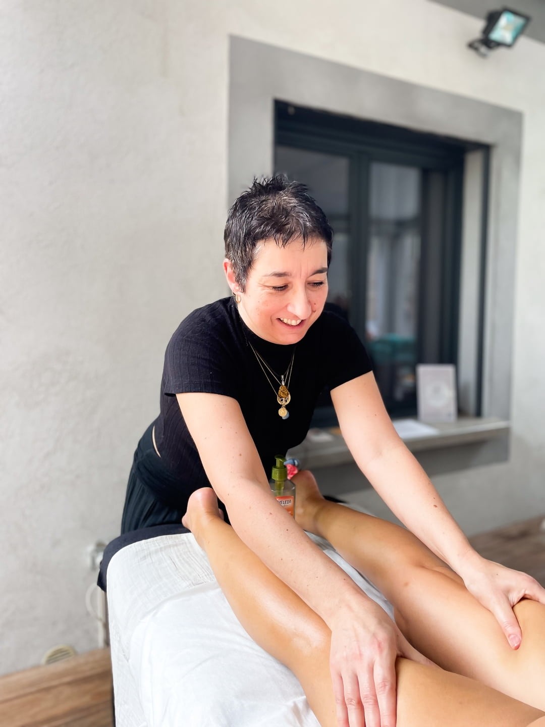 MASSAGE DES JAMBES